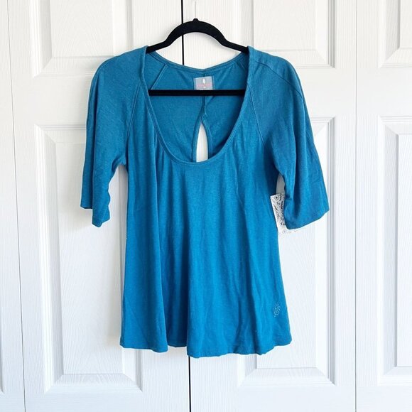 Free People Movement Pirouette Wave Rider Cutout Tee Women's Size X-Small XS - Picture 1 of 7